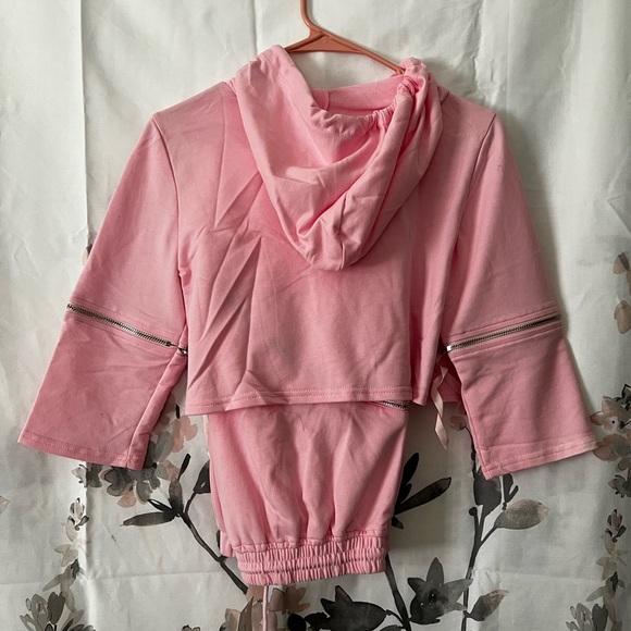 Two piece set - Picture 2 of 4